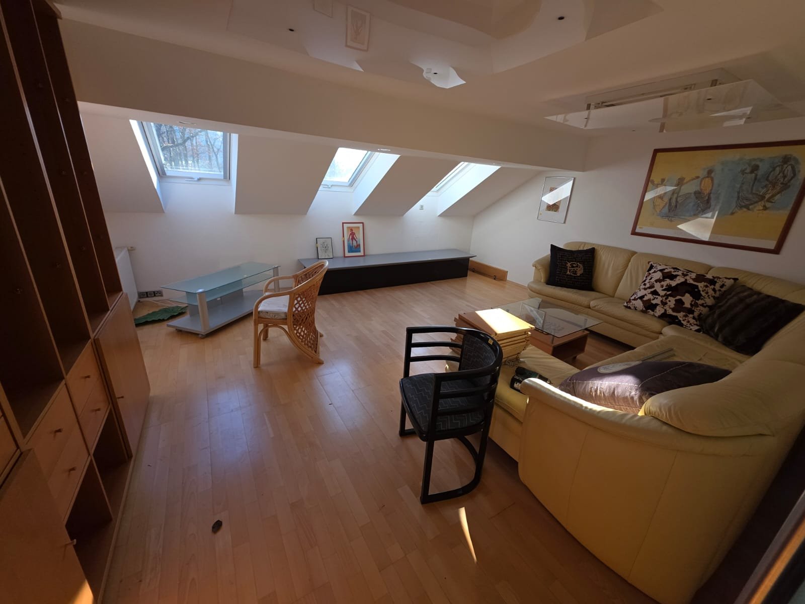 Vorher: Wohnraum vor der Entrümpelung im Pöstlingberg (4040)